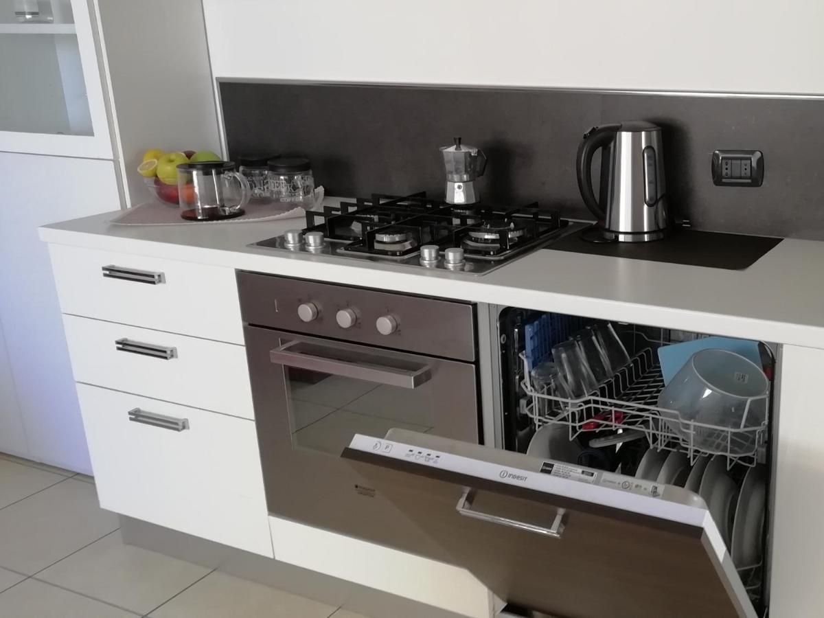 Brezza Da Mare Apartment Римини Екстериор снимка