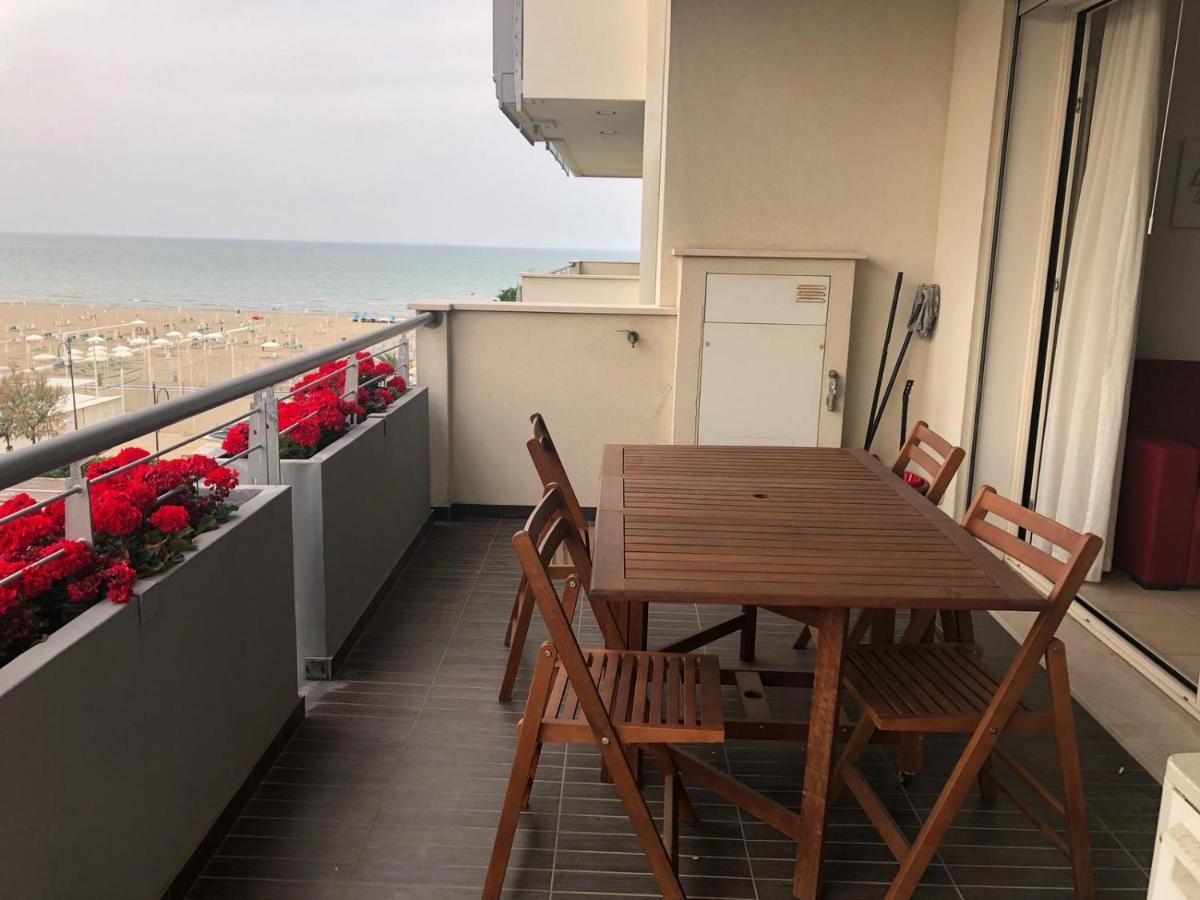 Brezza Da Mare Apartment Римини Екстериор снимка