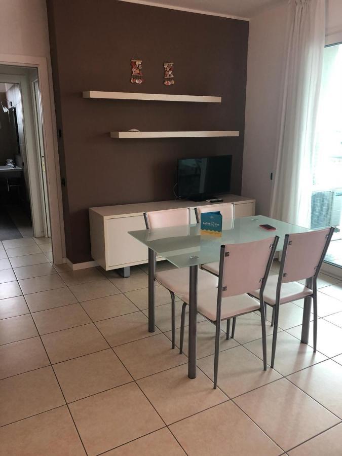 Brezza Da Mare Apartment Римини Екстериор снимка